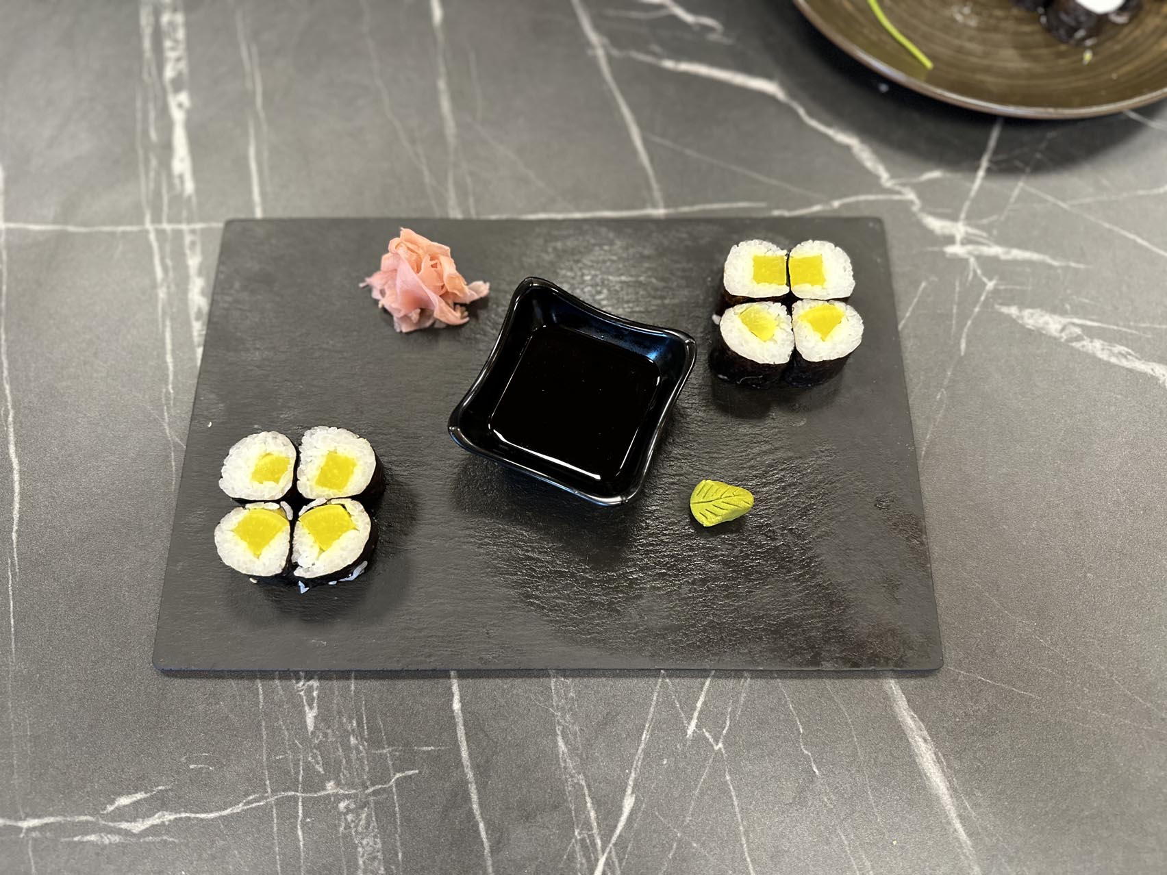 Хосомаки дайкон